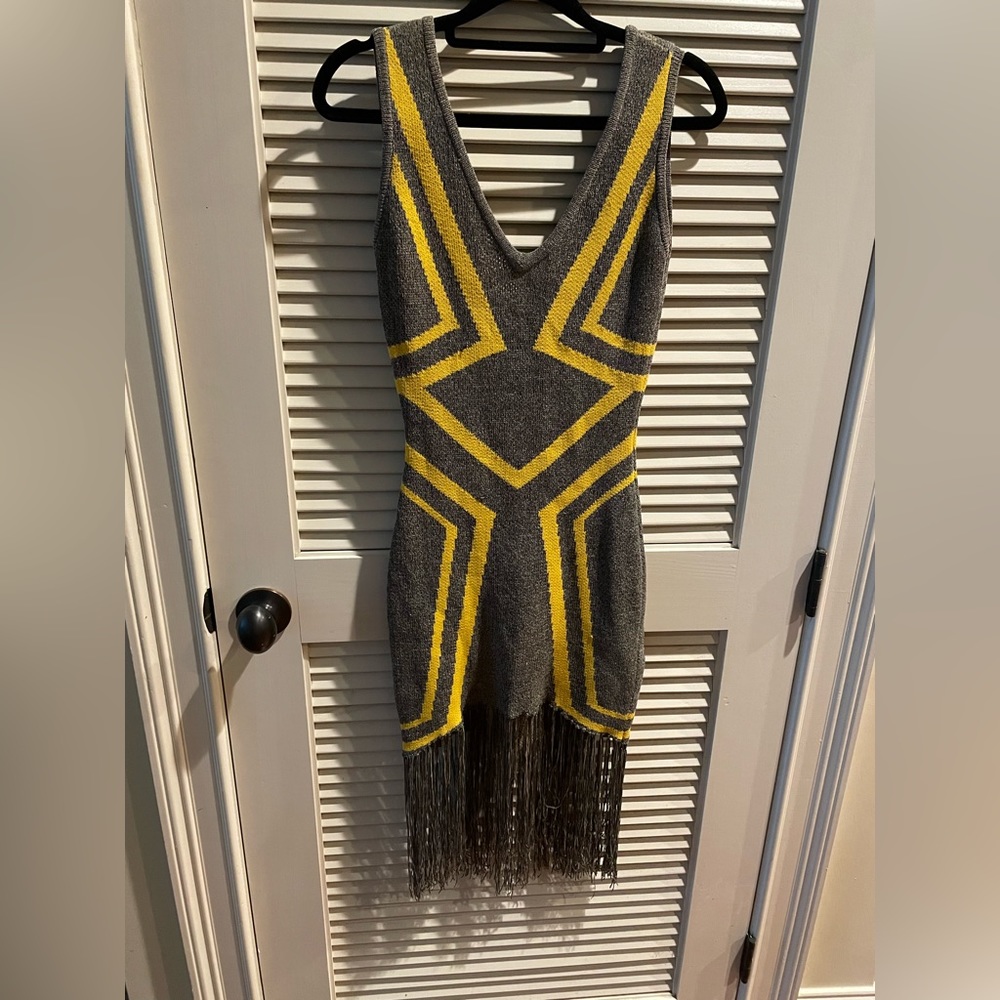 Grey/yellow fitted dress with tassels